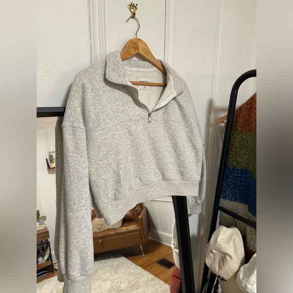 Cropped Pullover - Picture 1 of 3